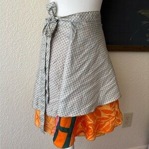 EARTHBOUND Gray and White Mini Wrap Skirt One Size Reversible